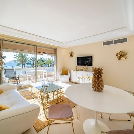 Wonderful 2 Bedroom Facing The Croisette 아파트 *