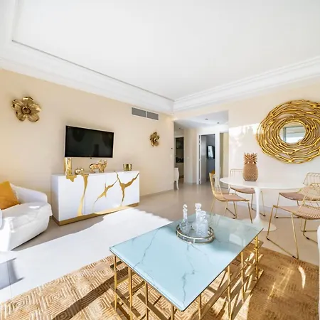 아파트 Wonderful 2 Bedroom Facing The Croisette *