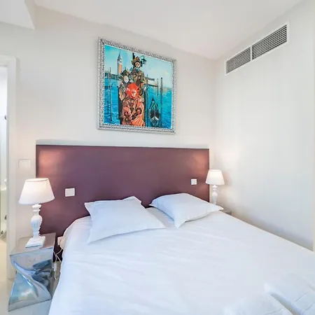Wonderful 2 Bedroom Facing The Croisette *