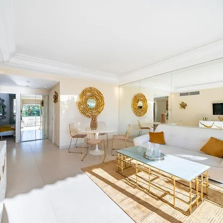 Appartement Wonderful 2 Bedroom Facing The Croisette Cannes