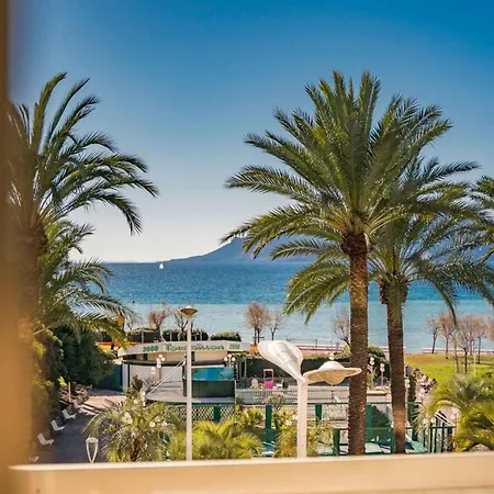 Wonderful 2 Bedroom Facing The Croisette Cannes