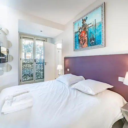 Wonderful 2 Bedroom Facing The Croisette Appartement